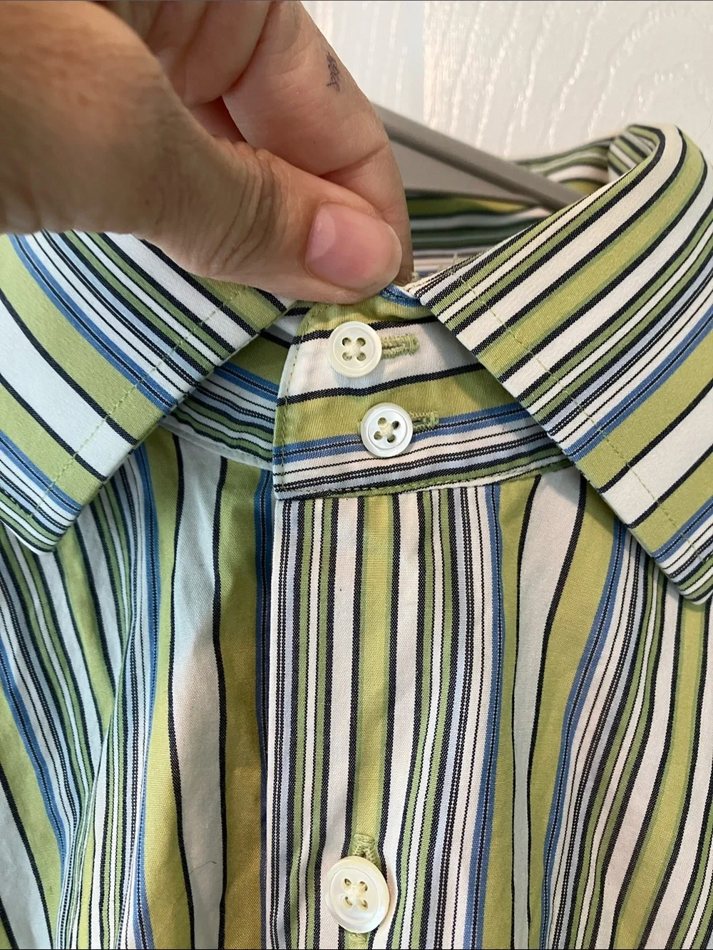 Banana republic 15-15.5 100% cotton button front shirt green stripe long sleeve